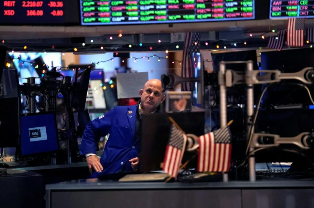 The former top economist for Merrill Lynch says that stocks could plunge another 30%: ‘The recession’s just starting’